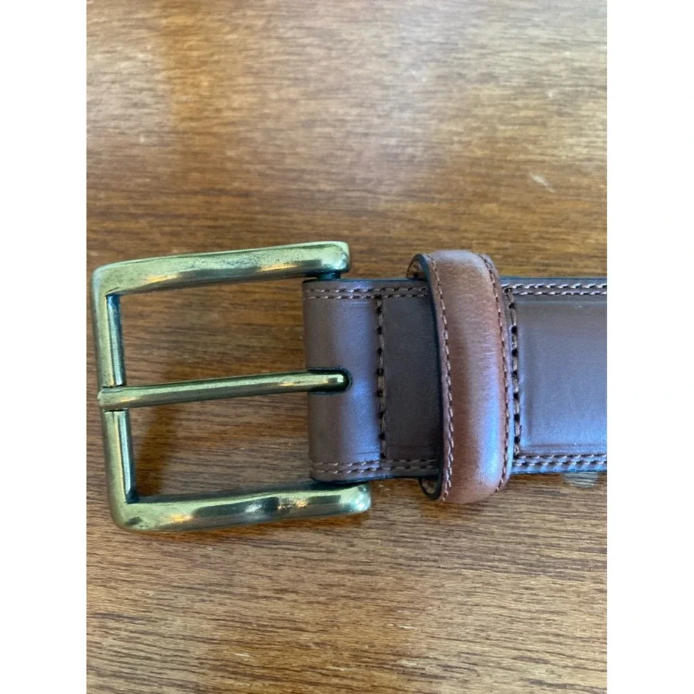 Roundtree York Men's‎ Classic Brown Leather Belt Size 44 Brass Tone Buckle